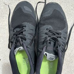 Men’s Black Nikes Size 10