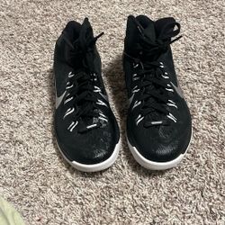 Women’s Basketball Shoes Size 7 