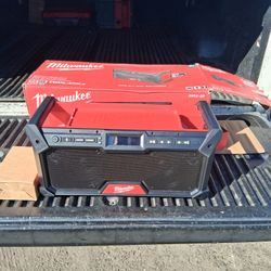 Milwaukee M18 Job site Radio Bluetooth Speaker 