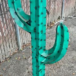 Metal Cactus for Yard Decoration