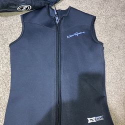 Mens  Size  Large  Upper Body Water Vest