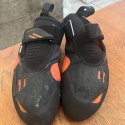 Madrock Shark 2.0 Size M7.5 Climbing Shoes