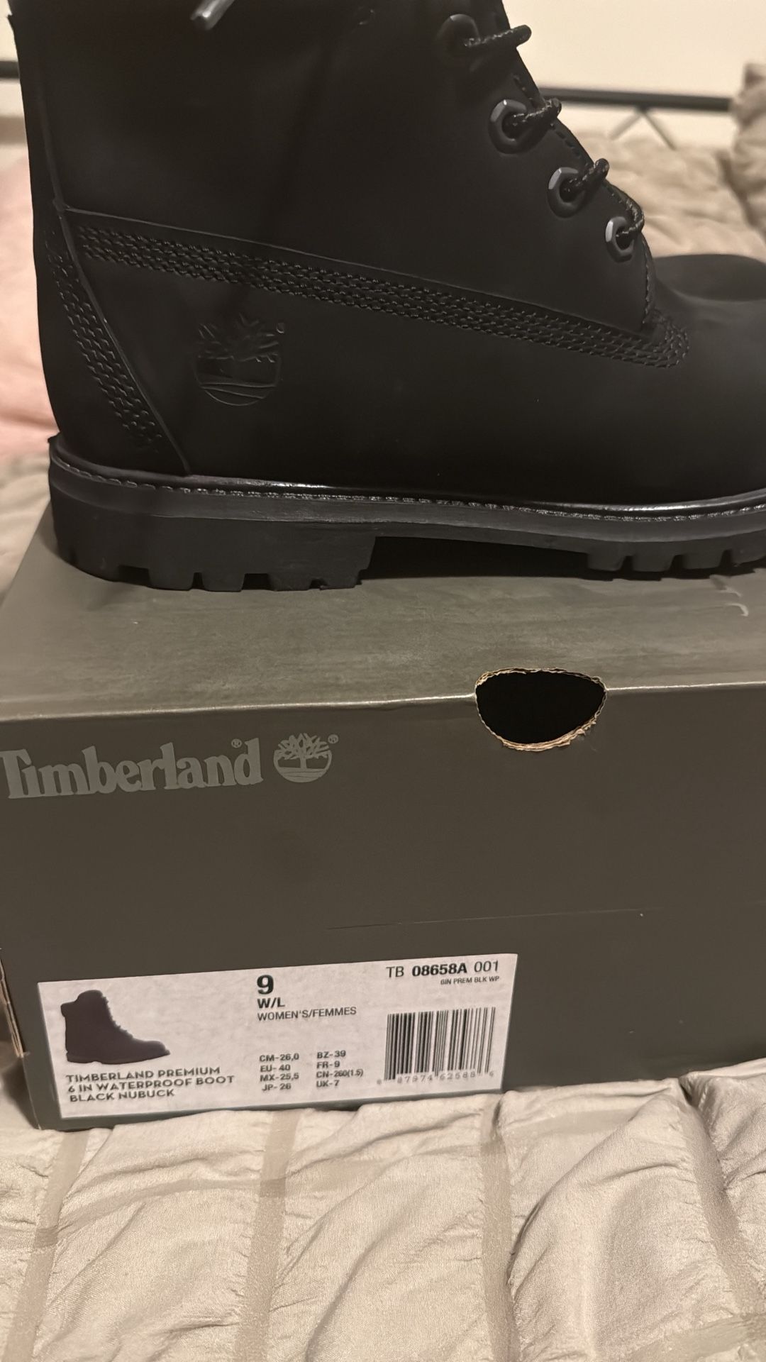 Women’s Timberland Boots Black Size 9w $50