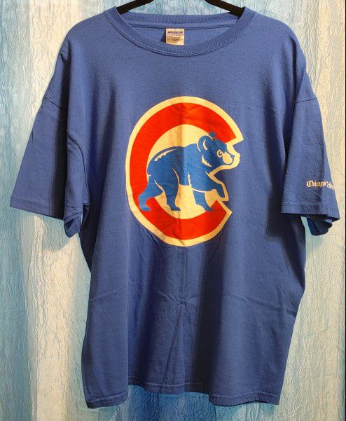 Chicago Cubs Size XL Vintage Chicago Tribune Gildan "WALKING BEAR LOGO" T-Shirt EXCELLENT CONDITION!😇 Please Read Description.