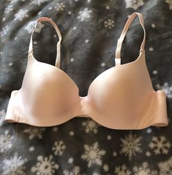 34 A Victoria’s Secret bra