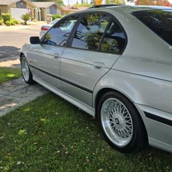 1999 528i BMW 