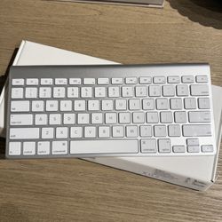 Apple Wireless Keyboard