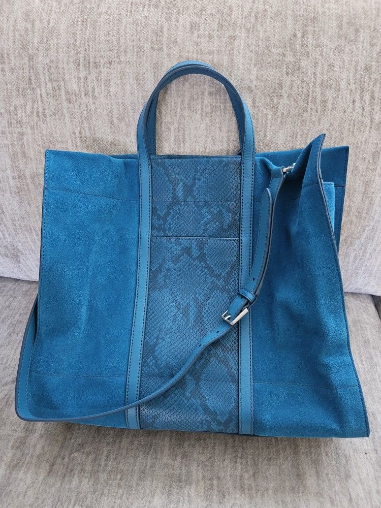 Fossil Tote Bag