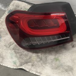 2021-2024 W247 GLA43AMG MERCEDES BENZ LEFT PASSENGER SIDE REAR TAIL LIGHT ORIGINAL OEM NICE CONDITION 