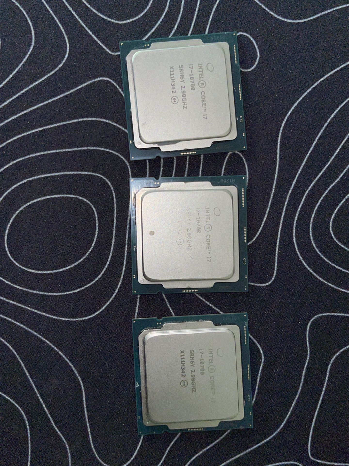 3x Intel® Core™ i7-10700 Processor 16M Cache, up to 4.80 GHz