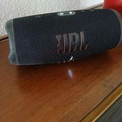 JBL Charge 5