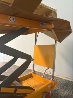 Used Lift Tables available at Romeoville