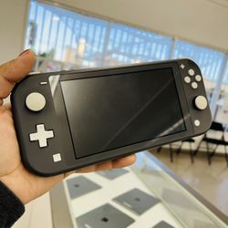 Nintendo Switch Lite 