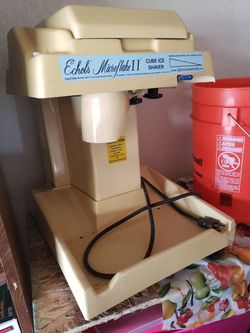 Echols Microflake snow cone machine