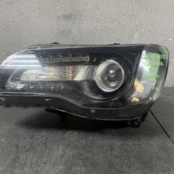 2015-2016-2017-2018-2019-2020-2021-2022-2023 CHRYSLER 300 LEFT HEADLIGHT OEM USED #9453