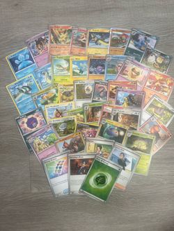 40 Pokemon cards