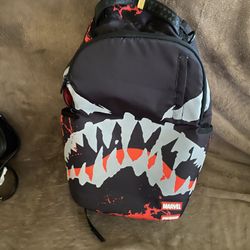 shark backpack black