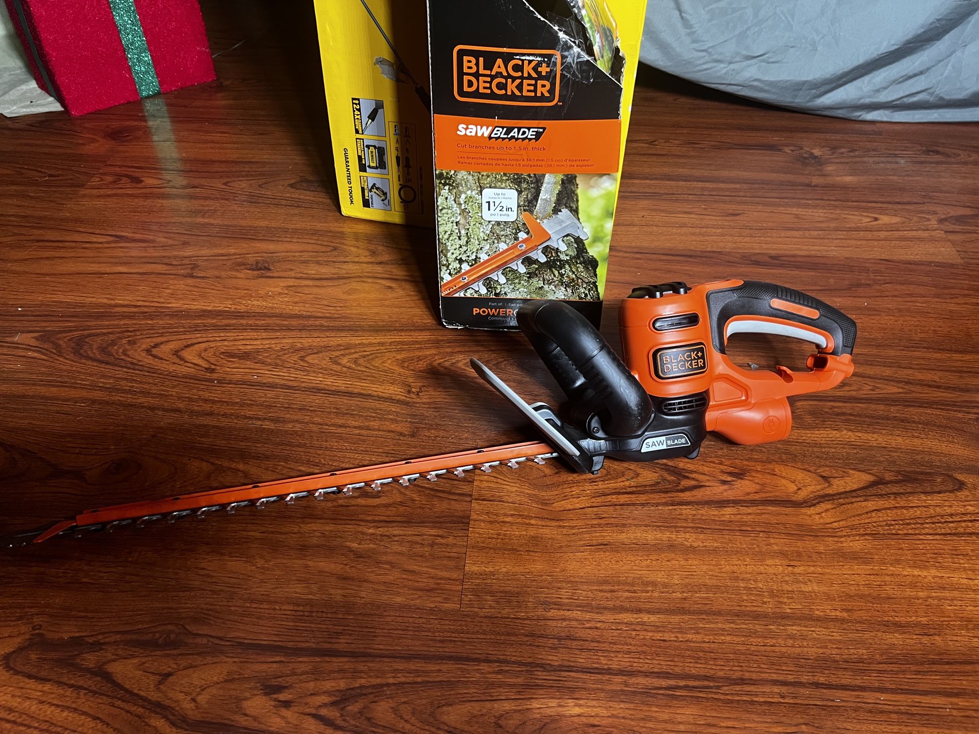 BLACK+DECKER 20 in. 3.8 AMP Corded Dual Action Electric Hedge 