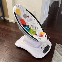 4 Moms Baby Too