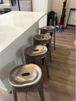 4 Barstools
