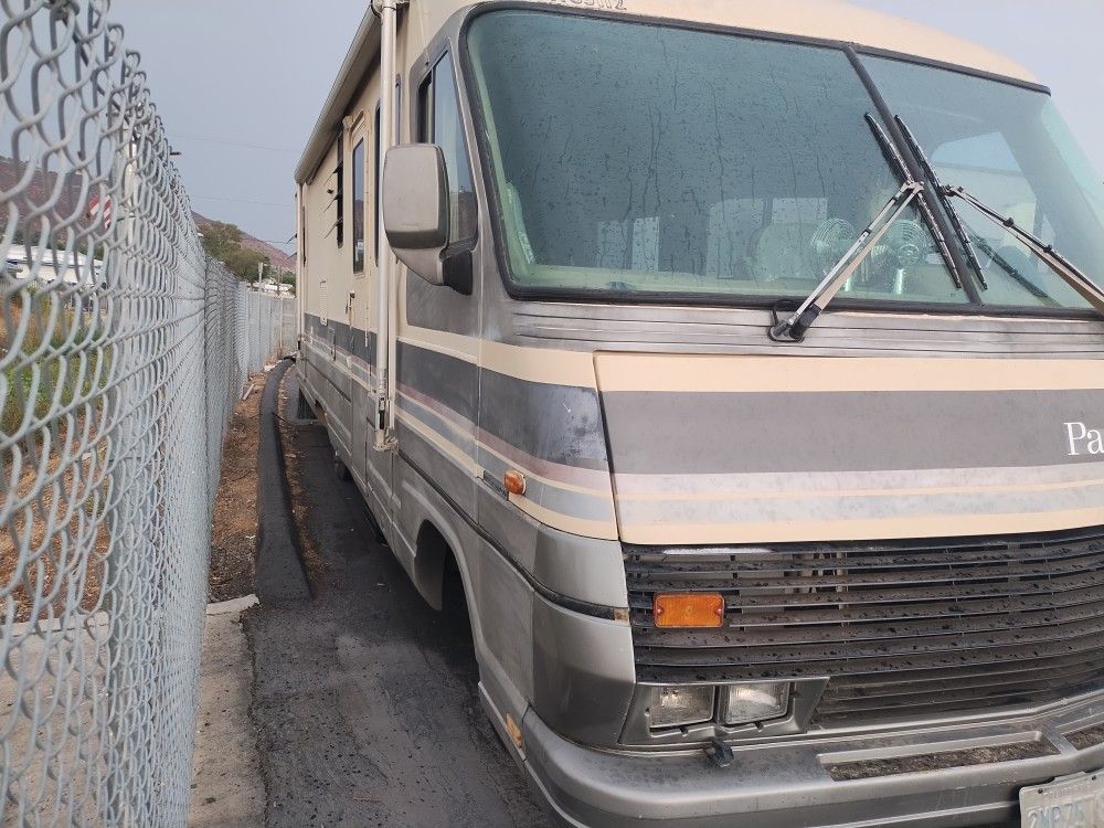 1989 Pace Arrow 33ft Motorhome