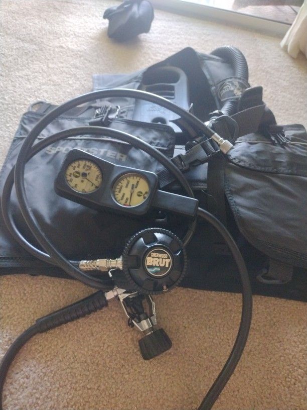 XL Dacor BCD And Dive Gauges Octopus