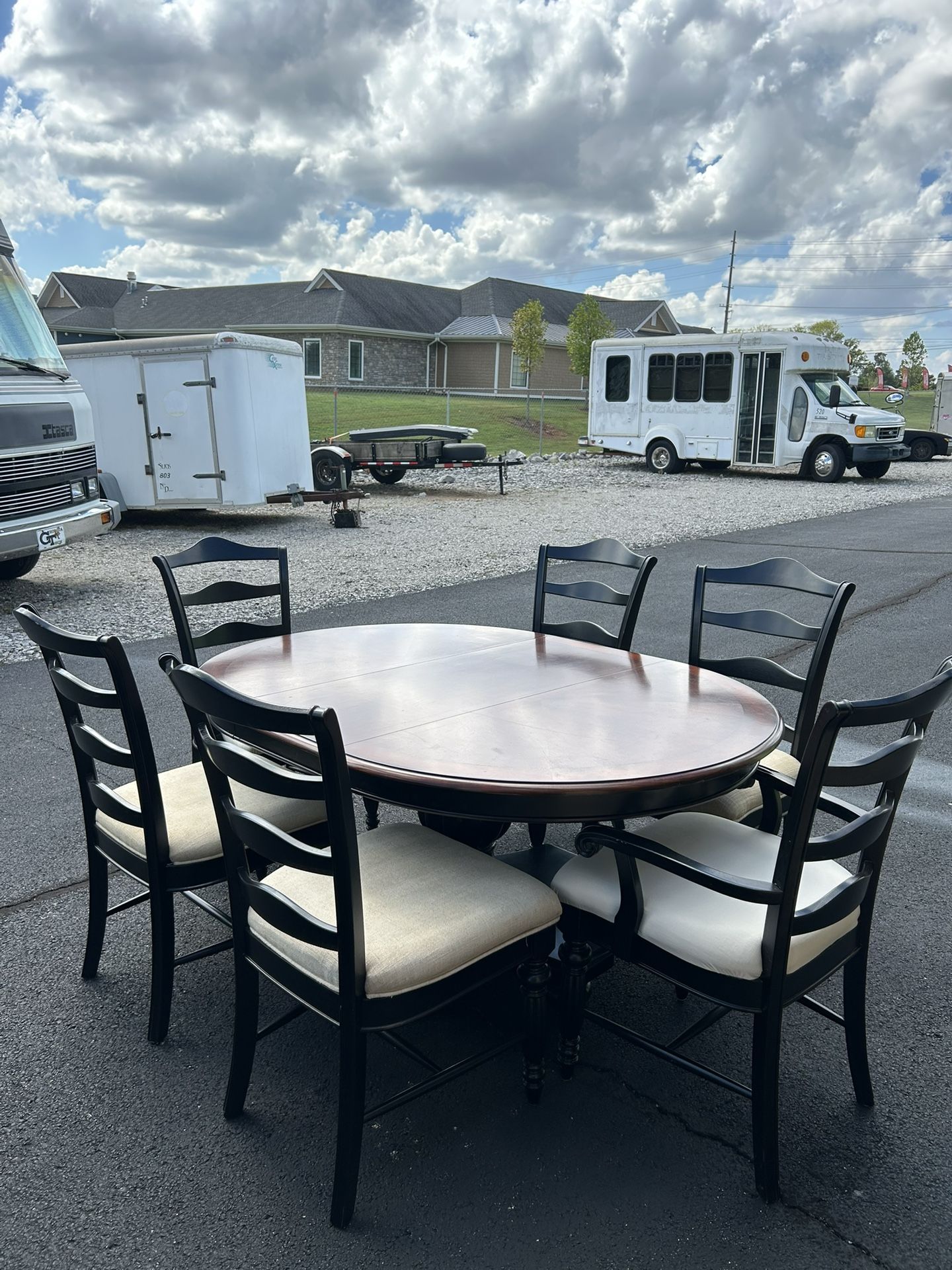Dining Room Wood Table With 6 Matching Chairs