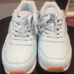 REEBOK Size 7 Women’s Shoes