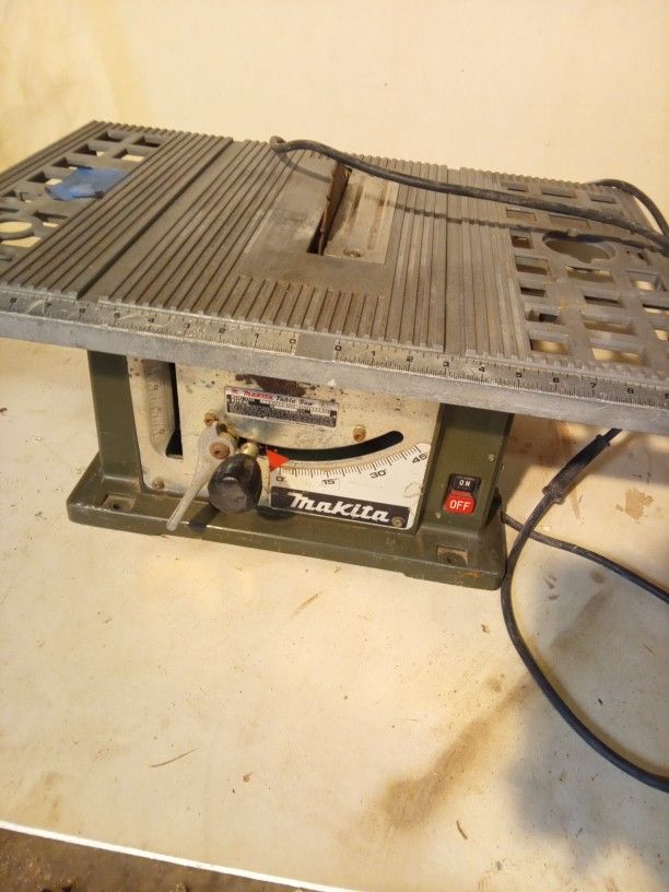 Makita Table Saw Model 2708