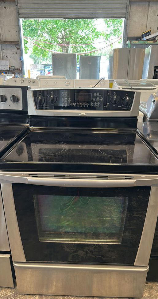Whirlpool Stainless Steel Electric Range Smooth Top