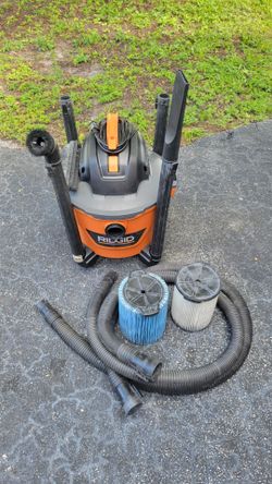 RIDGID 6gal Wet/Dry Vac with Attachments