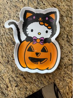 Hello kitty Halloween plate
