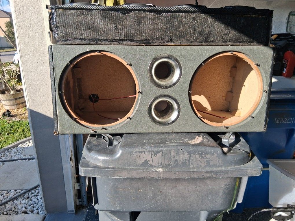 12 In Speaker Box