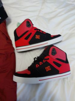 NEW MENS DC HIGH TOPS SIZE 12