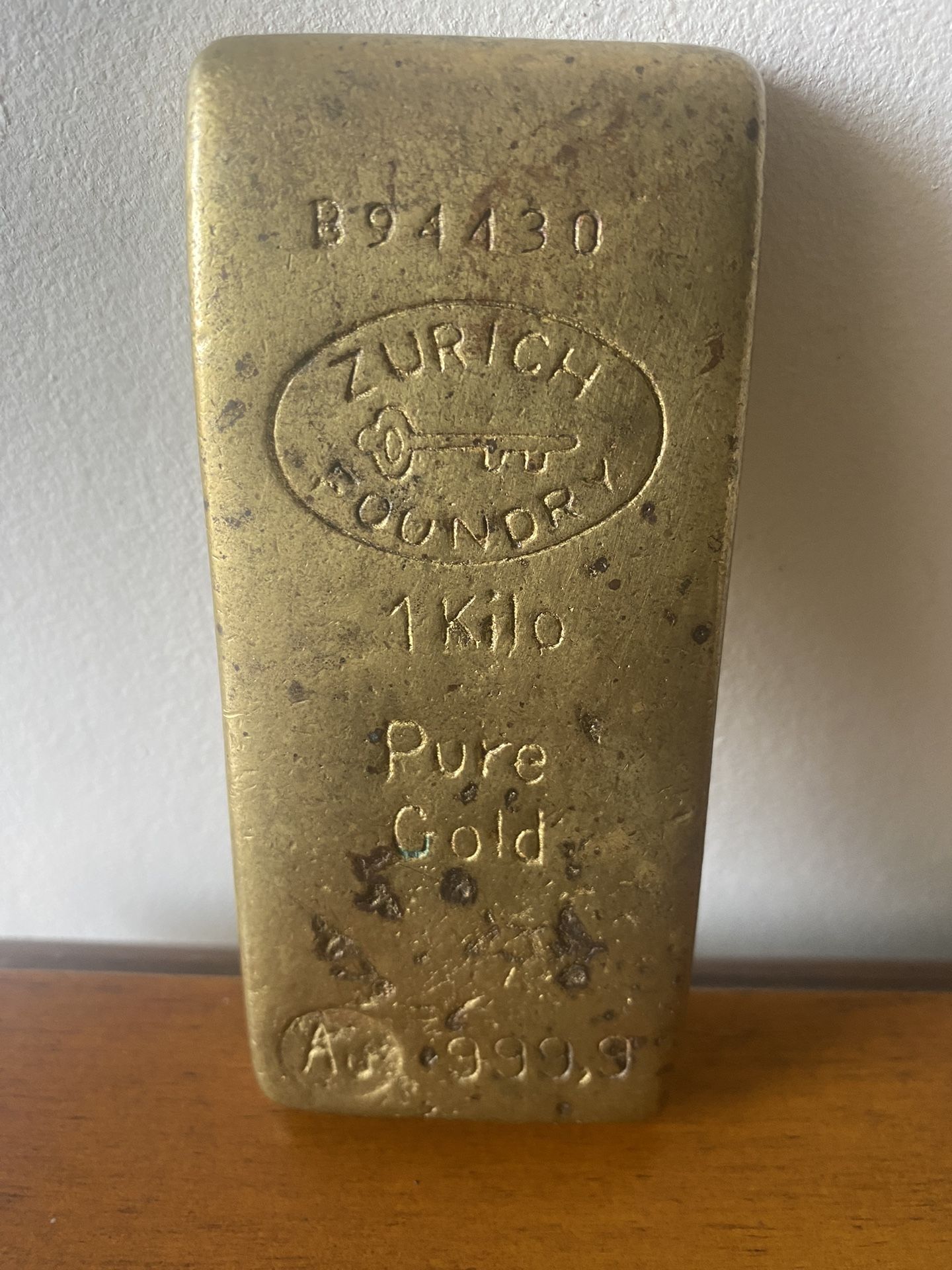 ZURICH FOUNDRY 1 KILO 999.9 FAKE PURE GOLD SOLID BRASS BAR PAPERWEIGHT