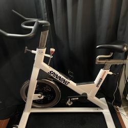 STATIONARY SPIN BIKE + MAT