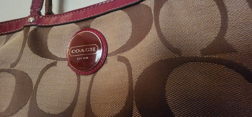 100% *AUTHENTIC* COACH PURSE