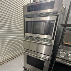 Thermador 3 And 1, Microwave, Warning Drawer, And Oven 27-inch.