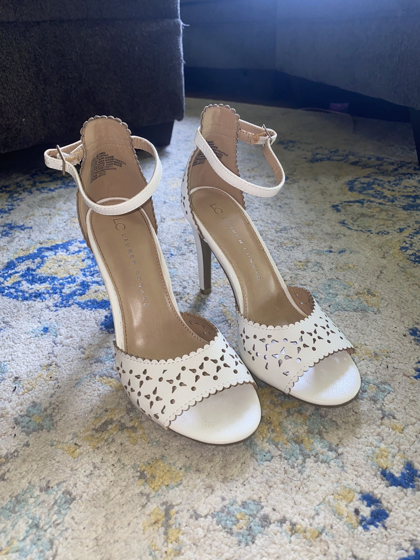 Lauren Conrad Size 6.5 White heels