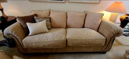 FREE FREE FREE Sofa Couch