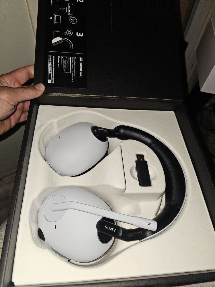 Wireless Sony Headphones W/ Bluetooth 