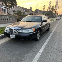 2001 Lincoln Towncar