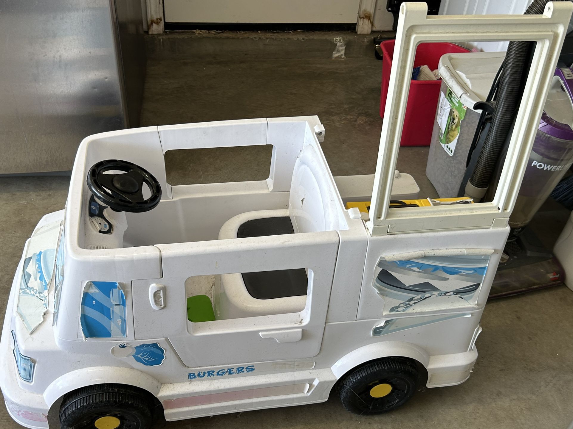 EZ STEER FOOD TRUCK 6V RIDE-ON