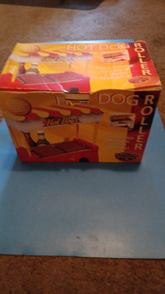 Brand New N O S T A L G I A Electric Hot Dog Roller Make Hot Dogs And 15 Minutes Also Have The Bun Warmer Brand New