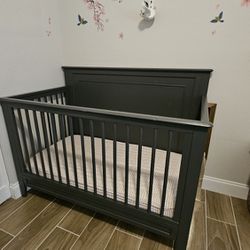 Baby Crib Gray 