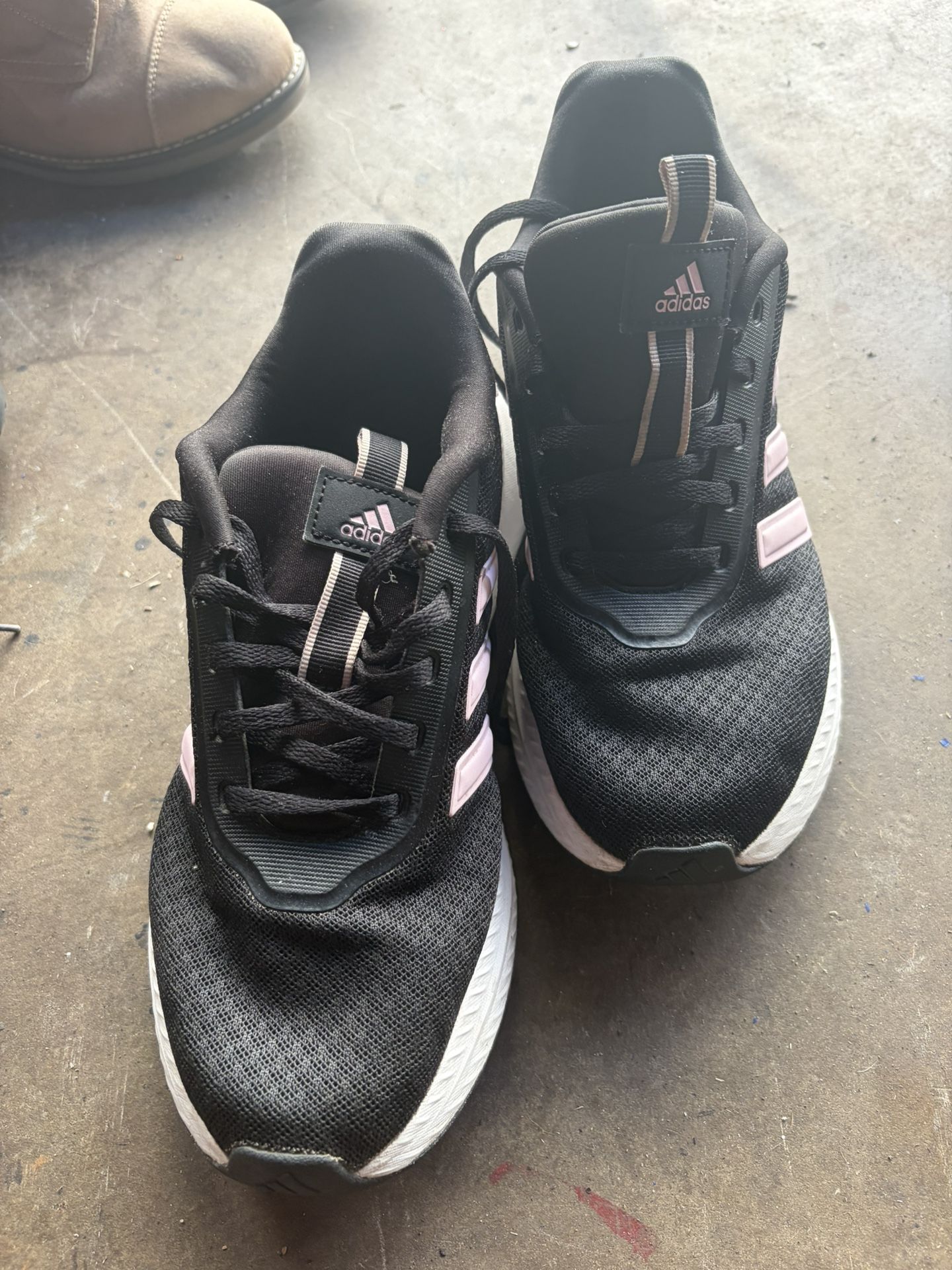 Women’s Adidas Running Shoes Size 6.5