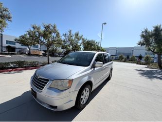 2010 Chrysler Town and Country