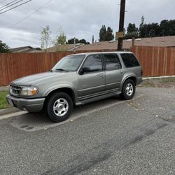 1999 Ford Explorer