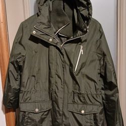 UNISEX HARVE BENARD BRAND OLIVE GREEN WINTER COAT WITH HOOD, SIZE MEDIUM