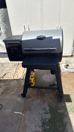 Louisiana Grills Pellet Grill - (Pit boss, Traeger)
